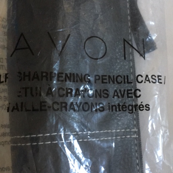 AVON Self Sharpening pencil case or crayon holder - Picture 6 of 6